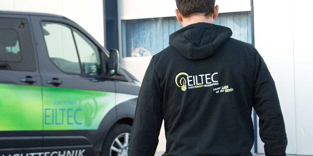 EILTEC Kaputzenpullover Bedruckte Jacke von EILTEC by MW Textildruck-Fabrik